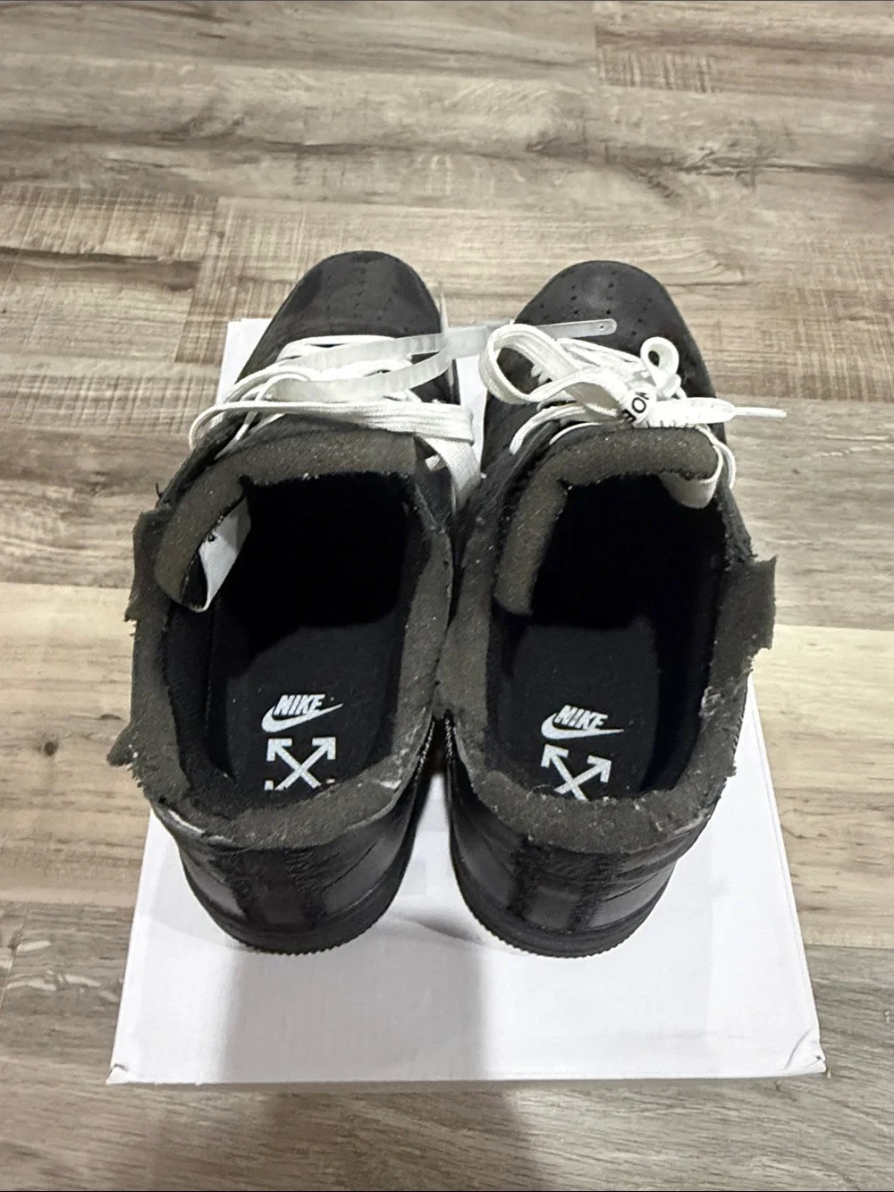 Off White Air Force’s Black and White Men’s Low-Top Sneakers -